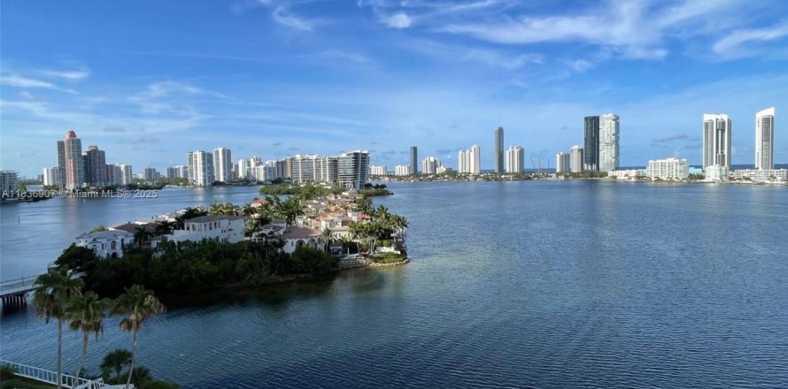 Condo in Aventura, Florida, 3 bedrooms  № 1939541