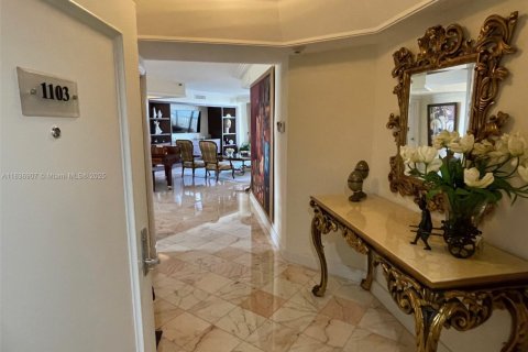 Condo in Aventura, Florida, 3 bedrooms  № 1939541 - photo 2