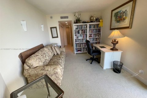 Condo in Aventura, Florida, 3 bedrooms  № 1939541 - photo 27