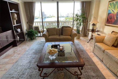 Condo in Aventura, Florida, 3 bedrooms  № 1939541 - photo 5