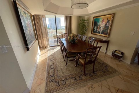 Condo in Aventura, Florida, 3 bedrooms  № 1939541 - photo 11