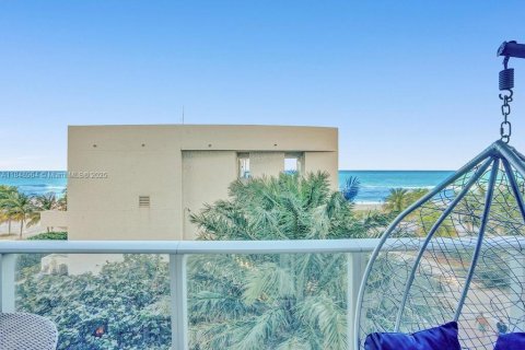 Condominio en venta en Hollywood, Florida, 1 dormitorio, 60.67 m2 № 1850595 - foto 14
