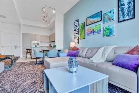 Condominio en venta en Hollywood, Florida, 1 dormitorio, 60.67 m2 № 1850595 - foto 7