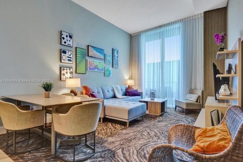 Condominio en venta en Hollywood, Florida, 1 dormitorio, 60.67 m2 № 1850595 - foto 2