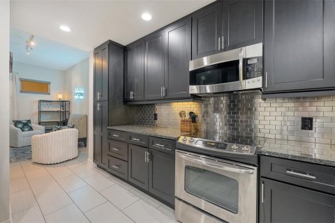 Condominio en venta en Sarasota, Florida, 2 dormitorios, 159.79 m2 № 1784801 - foto 13
