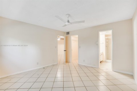 Copropriété à vendre à Deerfield Beach, Floride: 2 chambres, 84.26 m2 № 1693763 - photo 11