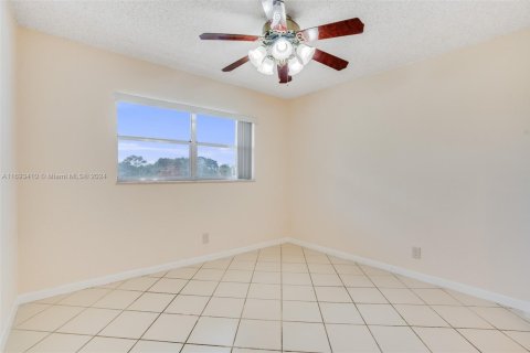 Copropriété à vendre à Deerfield Beach, Floride: 2 chambres, 84.26 m2 № 1693763 - photo 16
