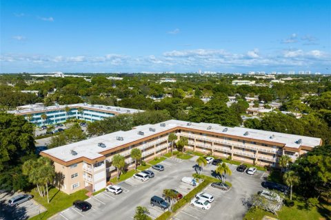 Copropriété à vendre à Deerfield Beach, Floride: 2 chambres, 84.26 m2 № 1693763 - photo 30
