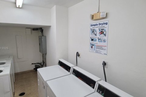 Condominio en venta en Miami Beach, Florida, 61.59 m2 № 1935435 - foto 27