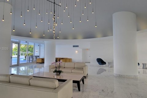 Condominio en venta en Miami Beach, Florida, 61.59 m2 № 1935435 - foto 16
