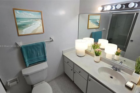 Condominio en venta en Miami Beach, Florida, 61.59 m2 № 1935435 - foto 5