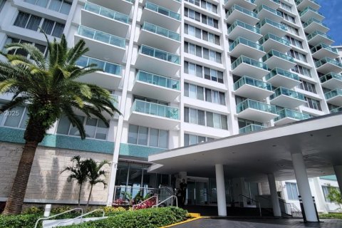 Condominio en venta en Miami Beach, Florida, 61.59 m2 № 1935435 - foto 30
