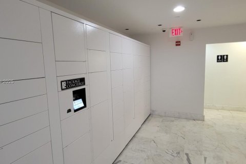 Condominio en venta en Miami Beach, Florida, 61.59 m2 № 1935435 - foto 25