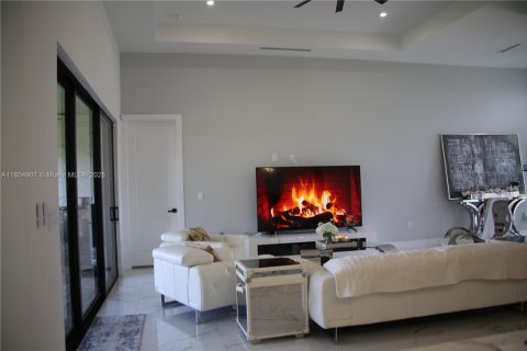 Villa ou maison à vendre à Cape Coral, Floride: 4 chambres, 215.72 m2 № 1864886 - photo 15