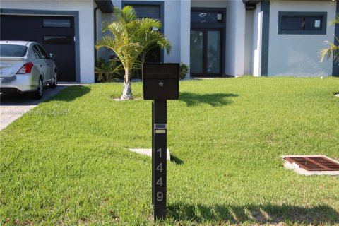 Villa ou maison à vendre à Cape Coral, Floride: 4 chambres, 215.72 m2 № 1864886 - photo 5