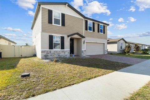 Casa en venta en Winter Haven, Florida, 4 dormitorios, 219.99 m2 № 2229563 - foto 2