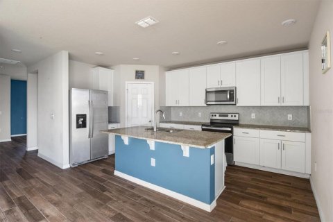 Casa en venta en Winter Haven, Florida, 4 dormitorios, 219.99 m2 № 2229563 - foto 5
