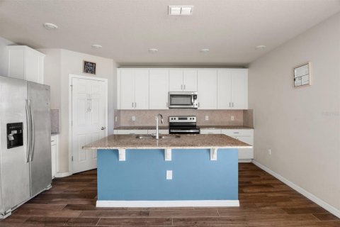 Casa en venta en Winter Haven, Florida, 4 dormitorios, 219.99 m2 № 2229563 - foto 4
