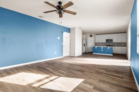 Casa en venta en Winter Haven, Florida, 4 dormitorios, 219.99 m2 № 2229563 - foto 11