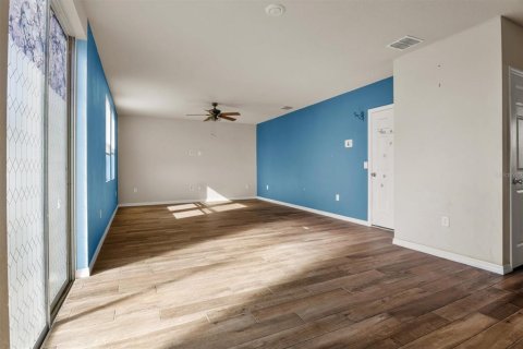 Casa en venta en Winter Haven, Florida, 4 dormitorios, 219.99 m2 № 2229563 - foto 9