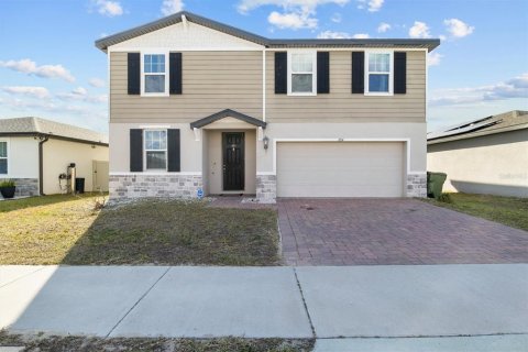 House in Winter Haven, Florida 4 bedrooms, 219.99 sq.m. № 2229563