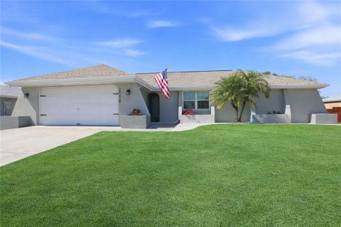 Villa ou maison à Port Charlotte, Floride 3 chambres, 94.95 m2 № 2105631