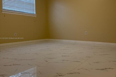 Casa en alquiler en St. Lucie, Florida, 3 dormitorios, 222.97 m2 № 2026526 - foto 10