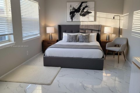 Casa en alquiler en St. Lucie, Florida, 3 dormitorios, 222.97 m2 № 2026526 - foto 5