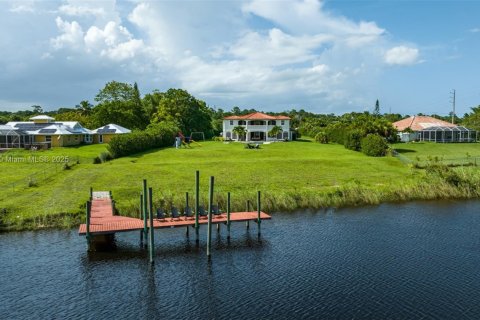 Casa en venta en Palm City, Florida, 9 dormitorios, 458.84 m2 № 1951378 - foto 10