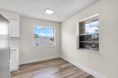 Propiedad comercial en venta en Coral Springs, Florida, 298.12 m2 № 1890683 - foto 11
