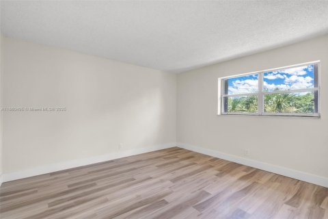 Propiedad comercial en venta en Coral Springs, Florida, 298.12 m2 № 1890683 - foto 12
