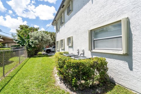 Propiedad comercial en venta en Coral Springs, Florida, 298.12 m2 № 1890683 - foto 4