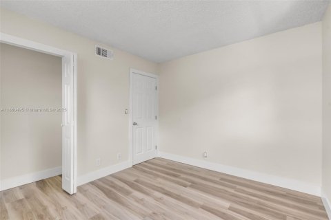 Propiedad comercial en venta en Coral Springs, Florida, 298.12 m2 № 1890683 - foto 18