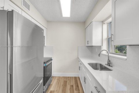 Propiedad comercial en venta en Coral Springs, Florida, 298.12 m2 № 1890683 - foto 6