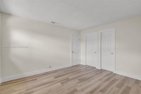 Propiedad comercial en venta en Coral Springs, Florida, 298.12 m2 № 1890683 - foto 13