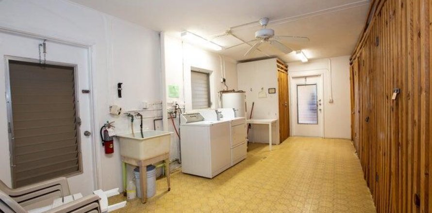 Immobilier commercial à Pompano Beach, Floride 2 chambres, 92.9 m2 № 1163103