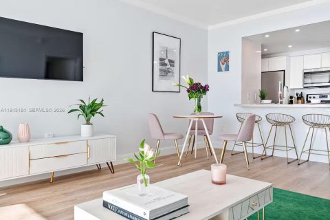 Copropriété à vendre à Miami, Floride: 1 chambre, 64.38 m2 № 1999637 - photo 5