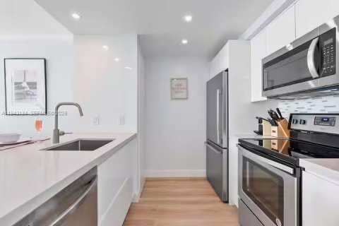 Copropriété à vendre à Miami, Floride: 1 chambre, 64.38 m2 № 1999637 - photo 2