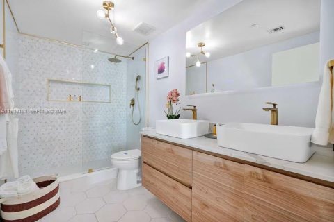 Copropriété à vendre à Miami, Floride: 1 chambre, 64.38 m2 № 1999637 - photo 10