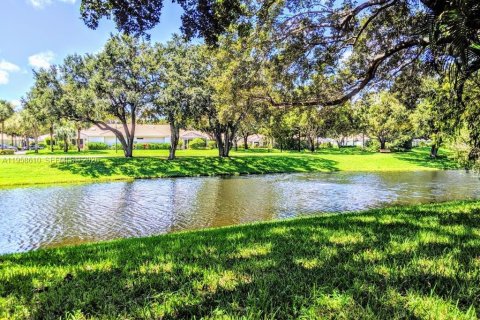 Villa ou maison à vendre à Palm Beach Gardens, Floride: 2 chambres, 107.02 m2 № 2023232 - photo 9