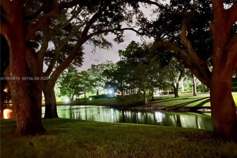 Villa ou maison à vendre à Palm Beach Gardens, Floride: 2 chambres, 107.02 m2 № 2023232 - photo 16