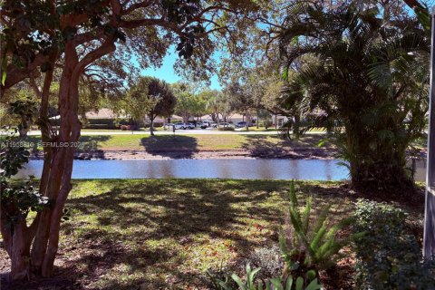 Villa ou maison à vendre à Palm Beach Gardens, Floride: 2 chambres, 107.02 m2 № 2023232 - photo 4