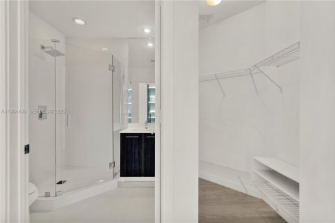 Снять в аренду кондоминиум в Майами, Флорида 3 спальни, 126.72м2, № 1990207 - фото 16