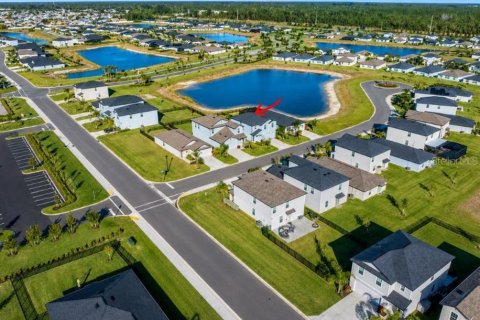 House in North Fort Myers, Florida 4 bedrooms, 175.12 sq.m. № 2284843 - photo 3