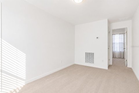 House in North Fort Myers, Florida 4 bedrooms, 175.12 sq.m. № 2284843 - photo 13