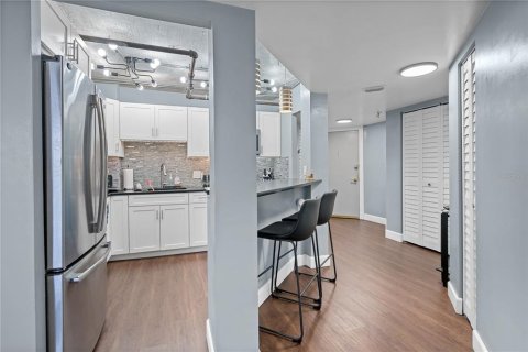 Condo in Orlando, Florida, 2 bedrooms  № 1761245 - photo 13