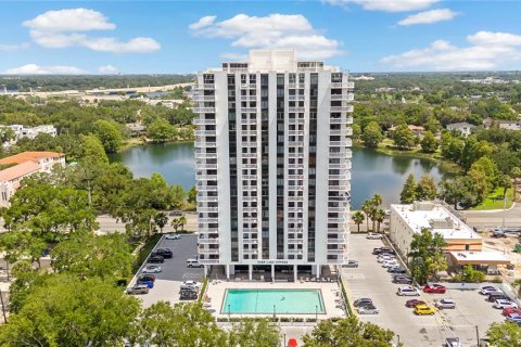 Condo in Orlando, Florida, 2 bedrooms  № 1761245 - photo 1