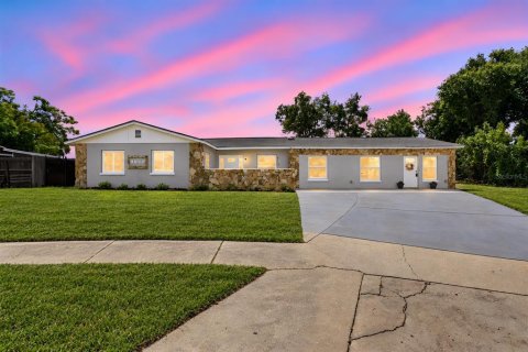 Casa en Bradenton, Florida 4 dormitorios, 186.36 m2 № 2379443