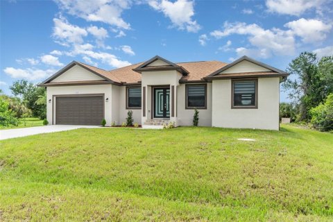 House in Port Charlotte, Florida 3 bedrooms, 166.85 sq.m. № 1881330 - photo 5