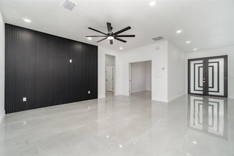 House in Port Charlotte, Florida 3 bedrooms, 166.85 sq.m. № 1881330 - photo 7
